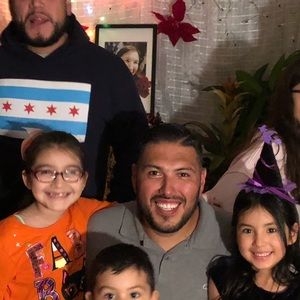 Meet your Posher, Carlos